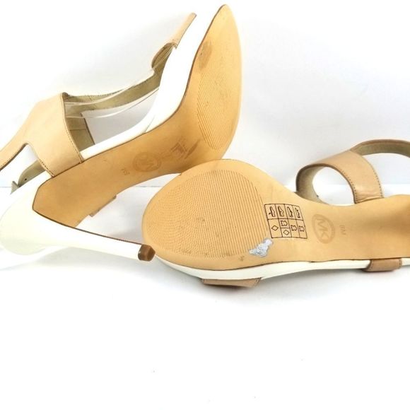 NWOT!!! Micheal by Micheal Kors T-Strap Sandals Size 8. S756 - Picture 3 of 8